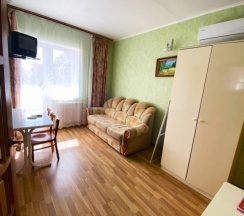 Двухместный номер Standard с балконом и с красивым видом из окна 2 отдельные кровати в Приазовочка