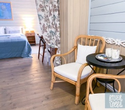 Голубой Мороз в River Villa