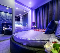 Номер улучшенный с 1 двуспальной кроватью в Алекс