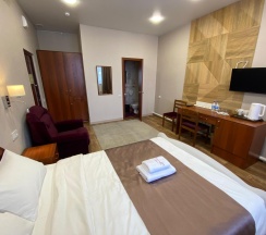 Номер комфорт улучшенный с 1 двуспальной кроватью в Касальта