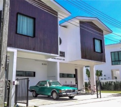 Двухместная семейная вилла двуспальная кровать в Happy Family Villa