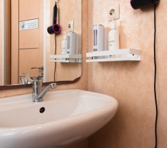 Двухместная комната с собственной ванной комнатой в МК Мокко