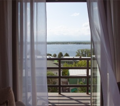 Номер люкс в HolidayHall