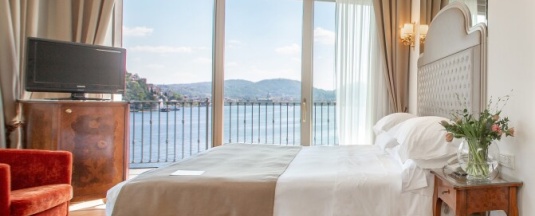 Двухместный номер Deluxe 2 отдельные кровати в Hotel Villa Flori
