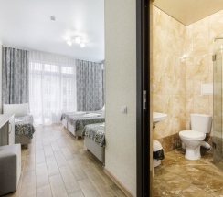 4-х местный комфорт с балконом в White Hotel