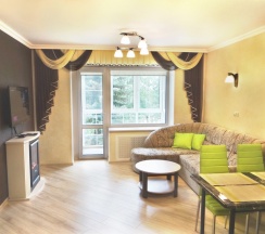 Апартаменты с балконом и с красивым видом из окна в Апартаменты ASTA на Советской