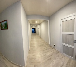 Апартаменты с 2 комнатами с балконом и с красивым видом из окна в Адамас