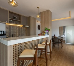 Люкс New семейный с джакузи на крыше с 3 комнатами в Phunawa Resort