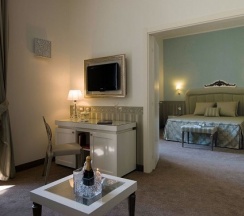Двухместный Oriente Suite двуспальная кровать в JR Hotels Oriente Bari