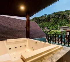 Двухместная вилла Deluxe с видом на бассейн (двуспальная кровать) в Chaokoh Phi Phi Hotel & Resort
