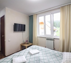 Двухместный номер Люкс №6 в Кедр Золотой