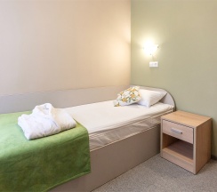 Санаторий - стандартный одноместный номер в Полисть