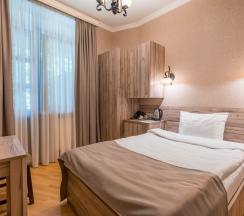 Номер Standard в Imperial House Hotel