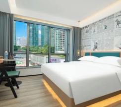 Двухместный номер Superior с видом на город (двуспальная кровать) в Lan Wan International Hotel