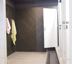 Кровать в общем номере (мужской номер) в Opaliha Loft rooms