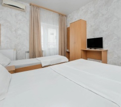Трёхместный номер с террасой Standard с красивым видом из окна в Green rent