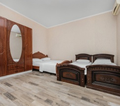 Четырёхместный номер Comfort с видом на город в Green rent