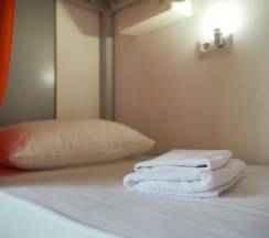 Женский четырехместный номер (Нижнее) в Sunny Sochi Hostel
