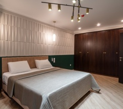 Двухместный люкс (Малый корпус) с 2 комнатами с балконом двуспальная кровать в Литфонд