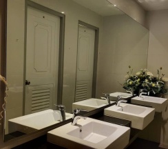 Кровать в общем номере в Terminal 58 hostel at town