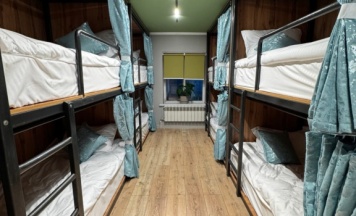 Кровать в общем номере (мужской номер) в Navi Hostel