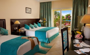 Трёхместный номер с видом на бассейн в Sierra Sharm El Sheikh Hotel