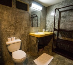 Одноместный номер Standard с видом на море двуспальная кровать в Chang Cliff Resort
