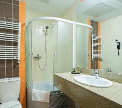 Двухместный номер Superior двуспальная кровать в Inter Business Bucharest Hotel