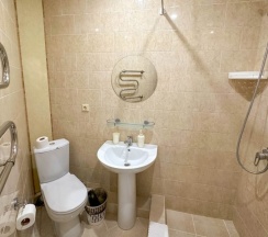 Трехместный Комфорт с балконом в Galla