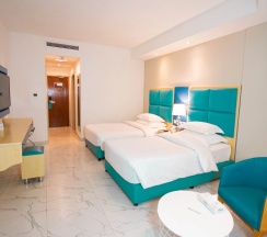 Двухместный номер Premium (2 отдельные кровати) в BM Beach Hotel