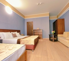 Пятиместный комфорт с общей террасой в Уральские самоцветы