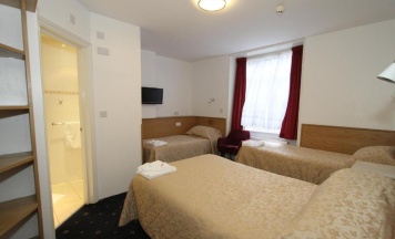 Четырёхместный номер Standard в The Ridgemount Hotel