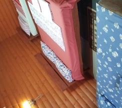 Номер стандарт комфорт с 1 односпальной и 1 двуспальной кроватью в Гостевой дом на Заячьей поляне