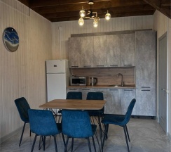 Двухэтажный коттедж с видом на море в 4 Сезона