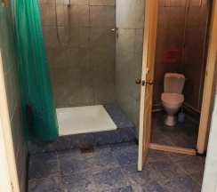 "Берлога"  Просторный с сауной. Для семьи или большой компании в Петров-Водкин