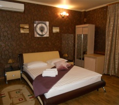 ПОЛУЛЮКС в Лефортовский дворик