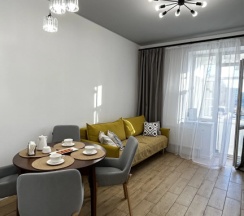 Апартаменты Comfort с 3 комнатами с видом на город в Апартаменты WHITE APARTMENT рядом с центром