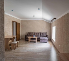 4-местный 2-комнатный номер люкс семейный в Ника