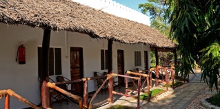 Нунгви: Отель Amaan Beach Bungalows