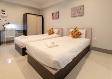 Двухместный номер Standard с балконом 2 отдельные кровати в J2 Residence Chiang Rai