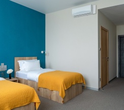   номер STANDART с 2 отдельными кроватями(TWIN) в Breezko hotel