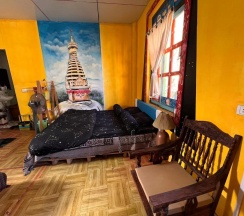 Двухместный номер Standard с видом на сад двуспальная кровать в Saigonese Trekking House - Hostel