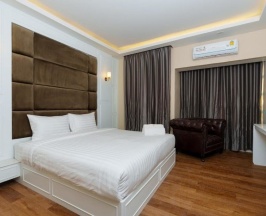 Номер Deluxe в Calinton Hotel