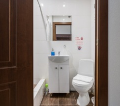 Трехместный номер с собственной ванной комнатой в Алиса