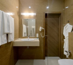 Двухместный люкс двуспальная кровать в Park wood hotel