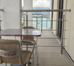 Комната комфорт с 1 двуспальной кроватью и террасой (вид на море) в У моря