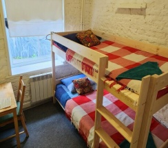 Небольшая двухместная комната с раздельными кроватями в Gallery and more