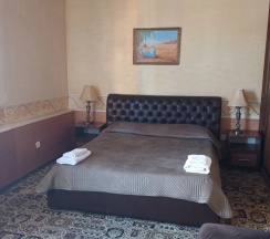 Двухместный номер 205 двуспальная кровать в Central