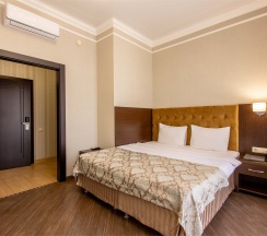 Номер первой категории "Стандарт с балконом" в Mari