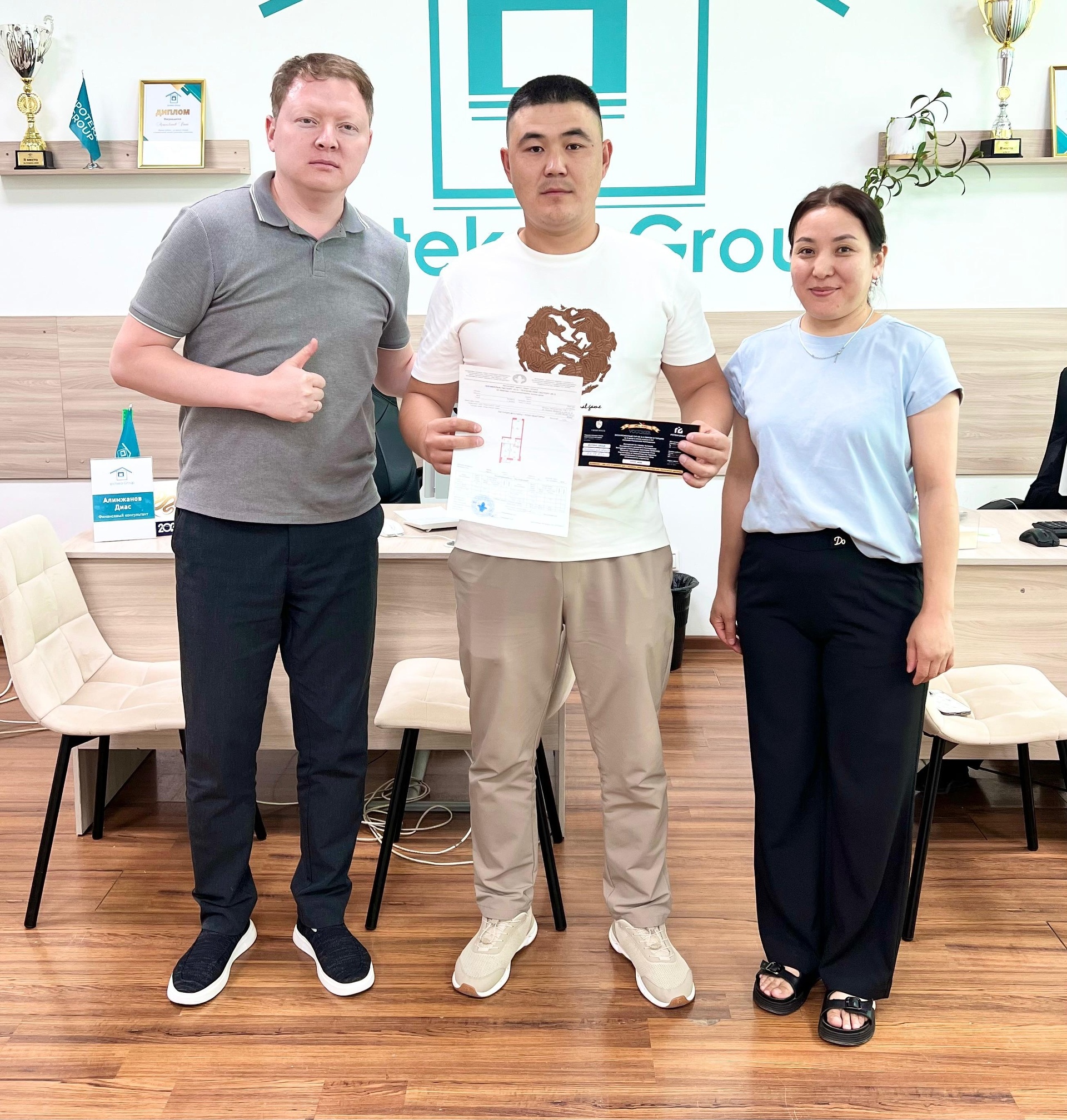 Хардкор секс машинасының бейнелері Смотреть порно онлайн: ағасы әпкесі мас болып, оны трахает